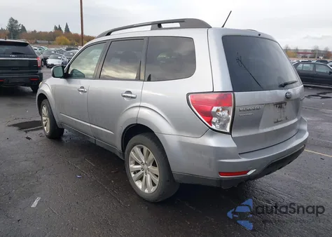 2012 Subaru Forester 2.5X Premium z USA, uszkodzony, nr VIN JF2SHADC6CH465420